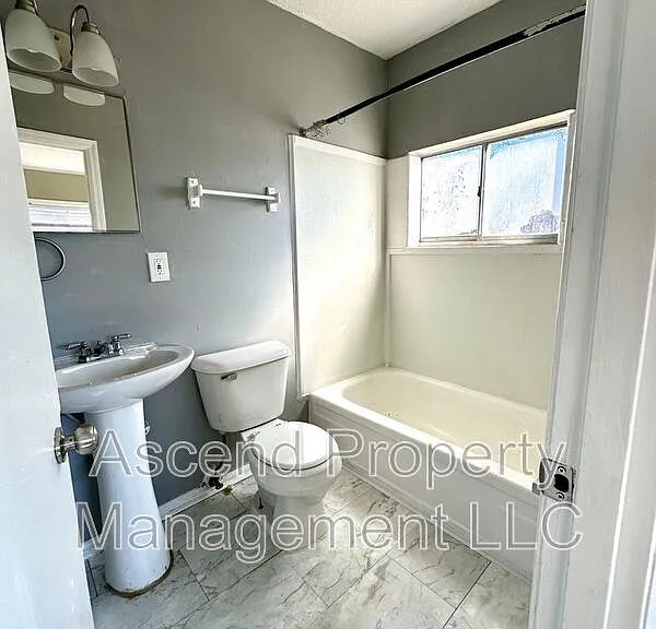 508 Buckley St #D — Photo 5