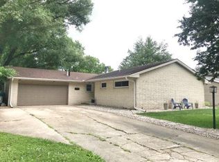 2312 Carlisle Dr, Champaign, IL 61821