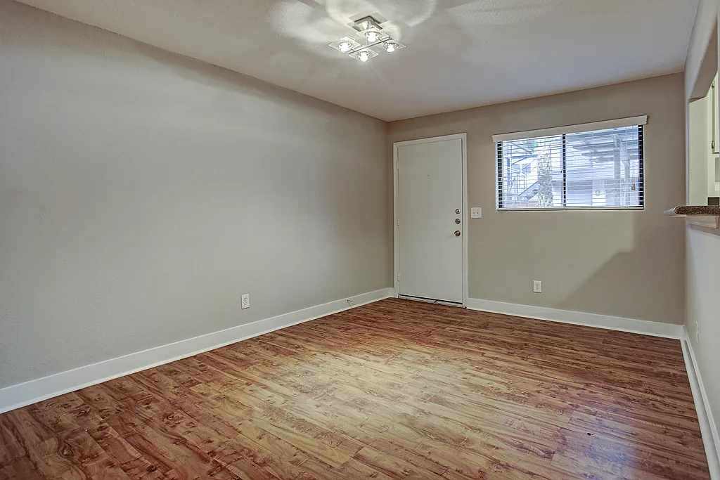 TLP Hawthorne — Photo 4