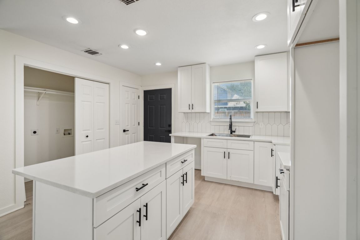 W Euclid Ave-2305-011.jpg
