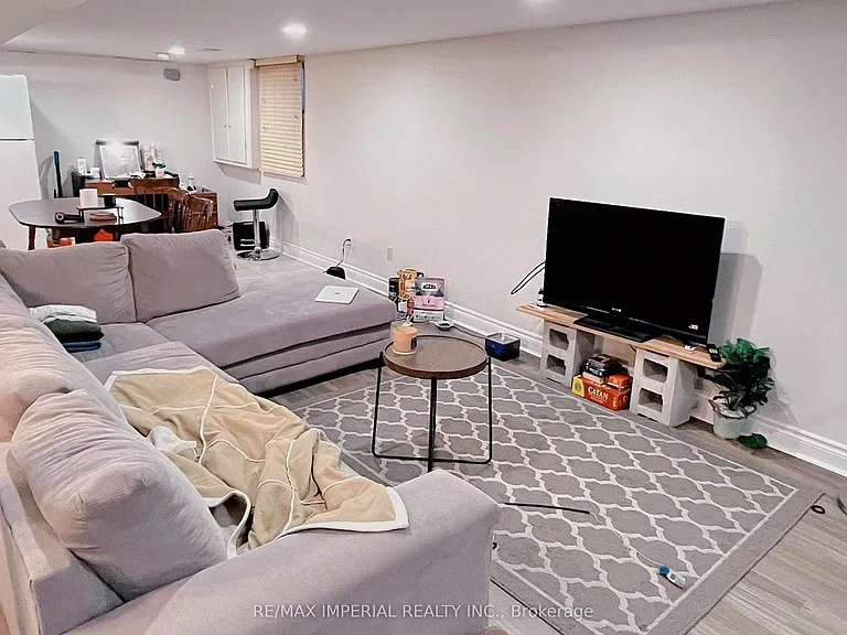 119 Wedgewood Dr #BASEMENT — Photo 2