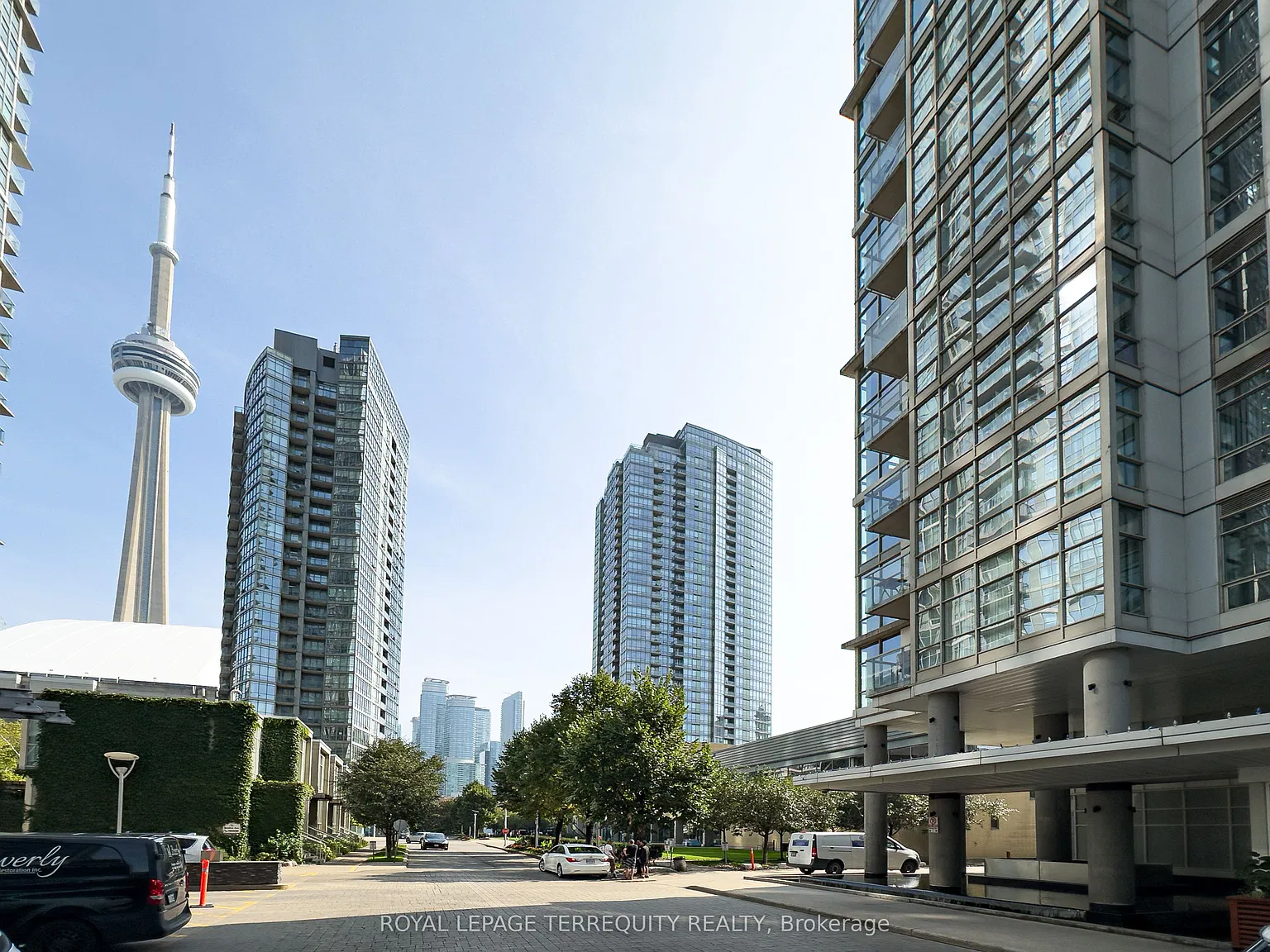 3 bed, $5,100 — Photo 1