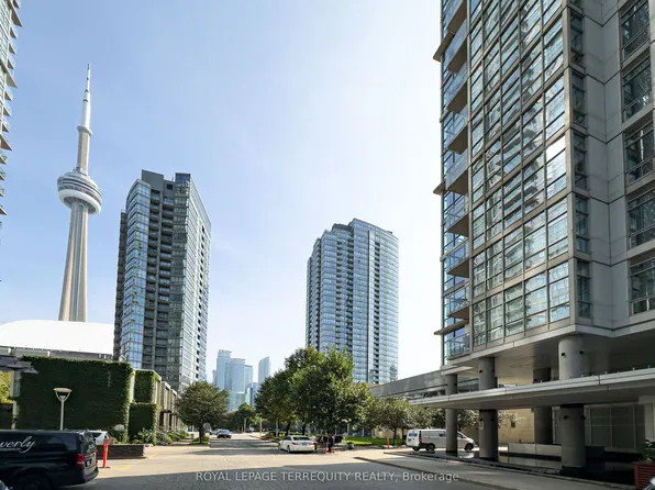 35 Mariner Ter, Toronto, ON