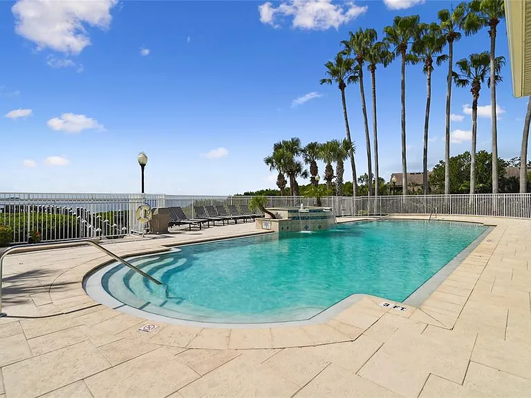 5211 Bay Club Cir — Photo 22