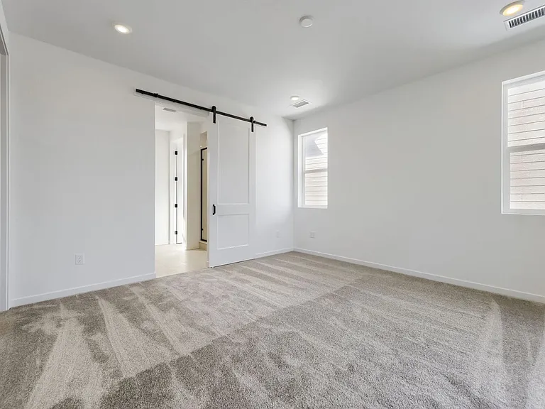 10940 Stanza Ln — Photo 11