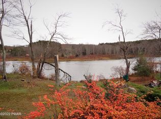 106 Wynooska Rd, Greentown, PA 18426