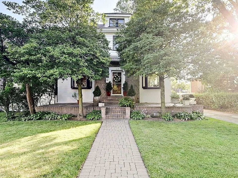 1st image of 419 Woodmere Blvd