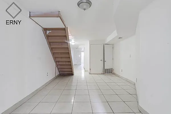 Rented by ERNY LLC | media 38