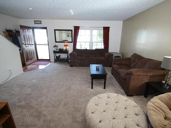 3rd image of 223 Bellebrooke Ct