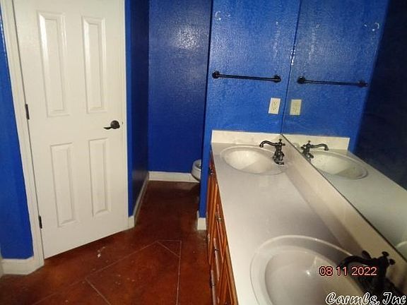 4th image of 4109 Deer Dr