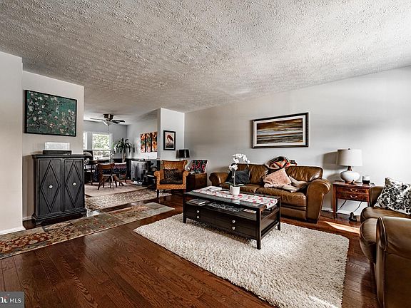 2nd image of 51 Stone Park Pl