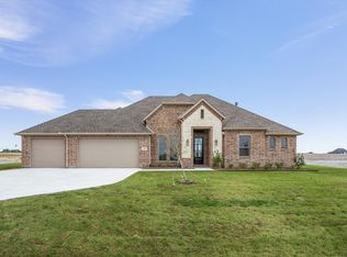 209 Basalt Ln, Azle, TX 76020