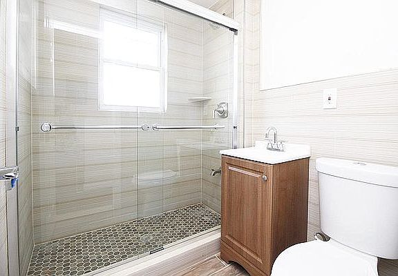 5th image of 20-59 32nd St #3T