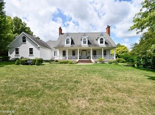 5N740 Leola Ln, Saint Charles, IL 60175