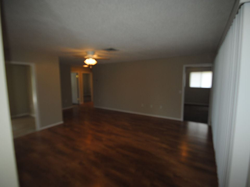 2nd image of 2016 Deerfield Dr