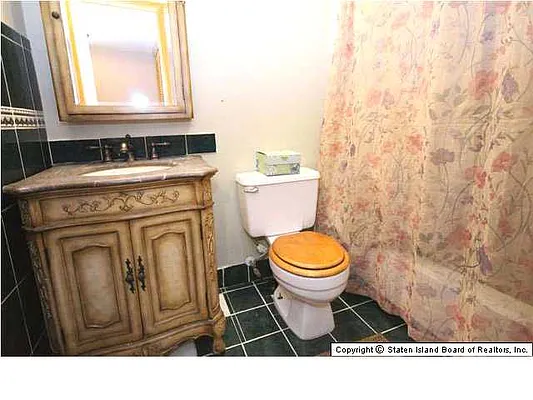 Sold by Robert DeFalco Realty | media 31