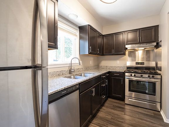 2nd image of 825 Woodbridge Dr