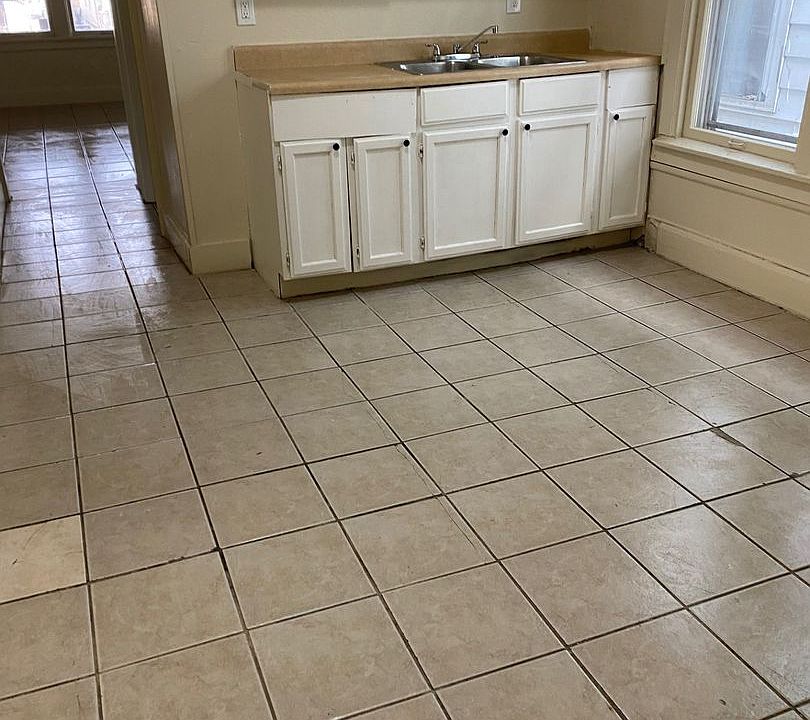 2nd image of 2825 N 24th Pl #2825