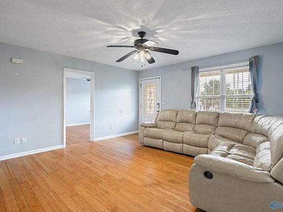 5th image of 28806 Dorning Rd