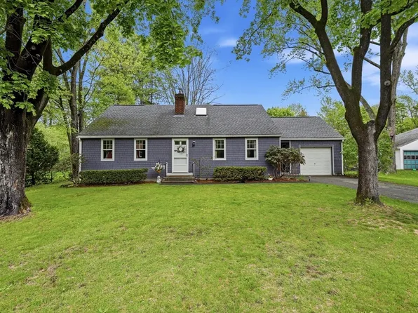 87 Harlow Dr, Amherst, MA 01002