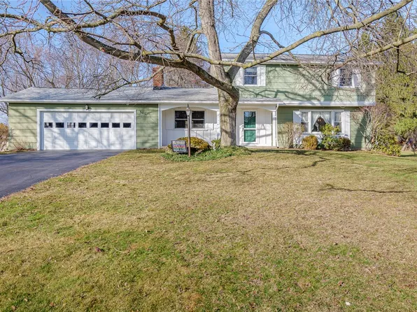 305 Valley Green Dr, Penfield, NY 14526