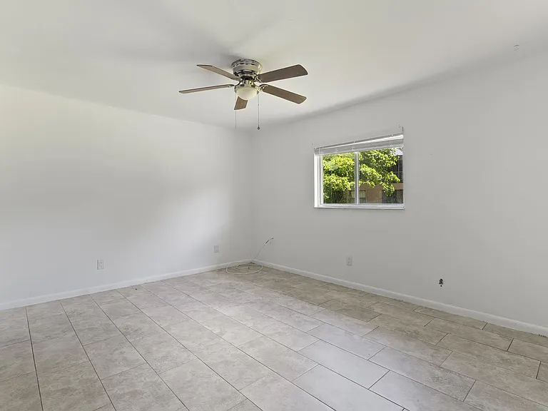 4305 SW Santa Barbara Pl — Photo 21