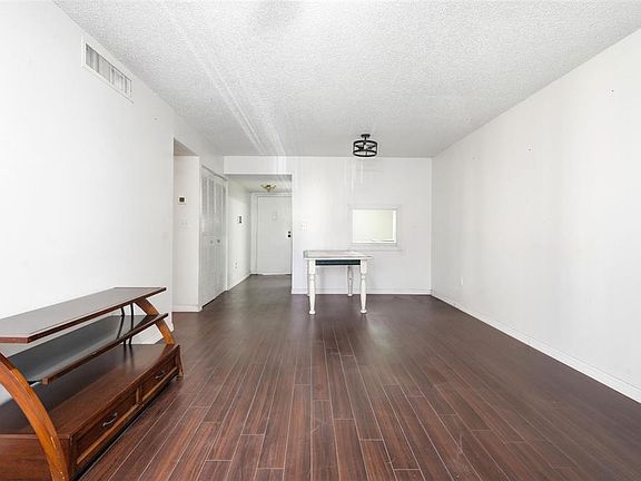 5th image of 2868 N POWERS DRIVE #177