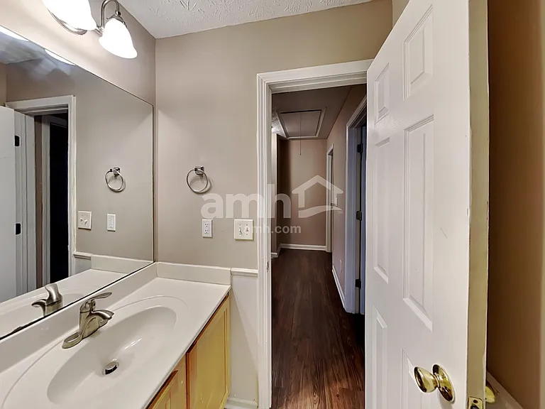 2376 Rimmele Dr — Photo 14