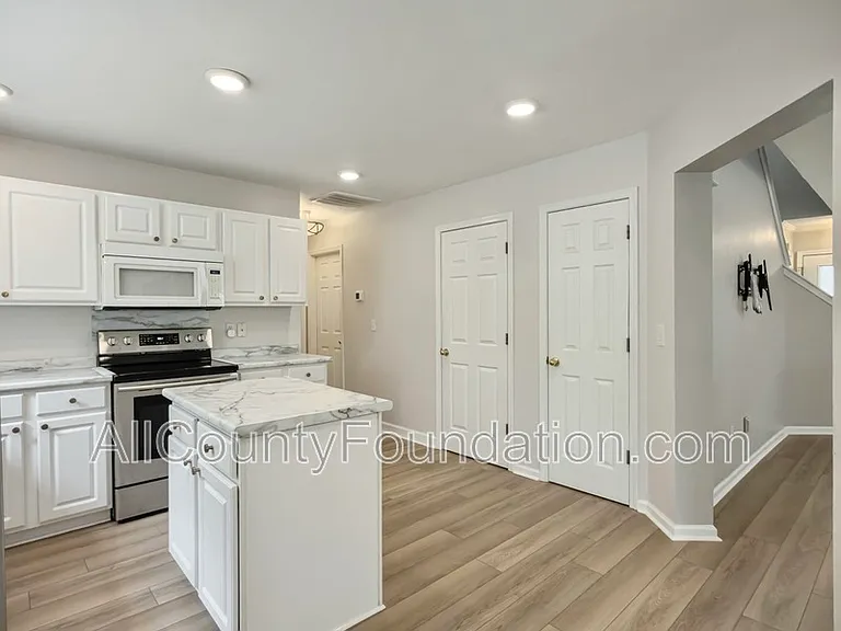 107 Broken Branch Dr — Photo 17