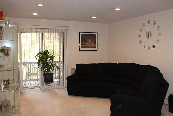 3rd image of 16 Fairharbor Dr