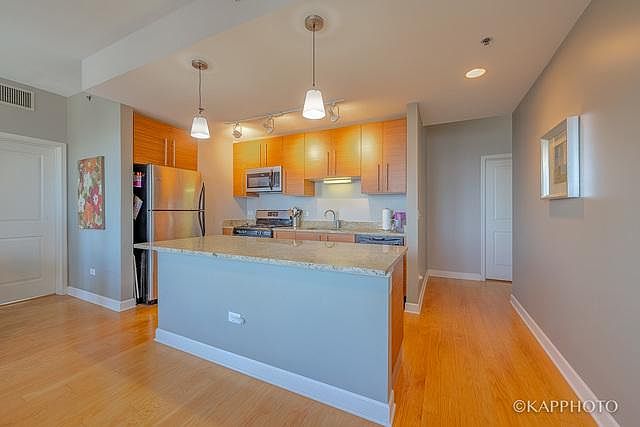 1st image of 1400 S Michigan Ave APT 1610