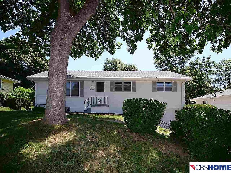 1st image of 3015 S 49th St