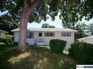 3015 S 49th St, Omaha, NE 68106