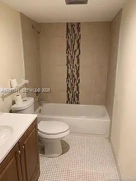 4th image of 4168 Inverrary Dr APT 305