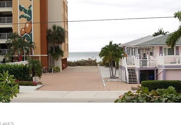 2nd image of 711 Estero Blvd #4