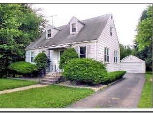 910 W New York St, Aurora, IL 60506