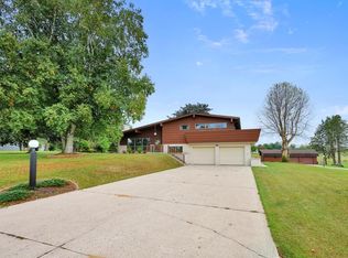 2315 Berringer Rd, Manitowoc, WI 54220