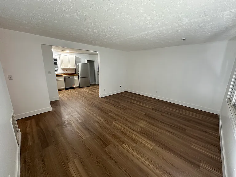 3768 Niagara Dr — Photo 11