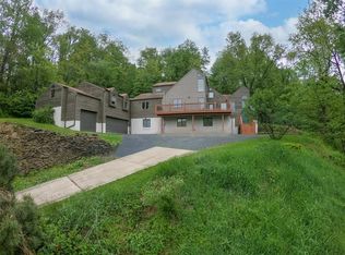 1018 Sleepy Hollow Rd, Jeannette, PA 15644