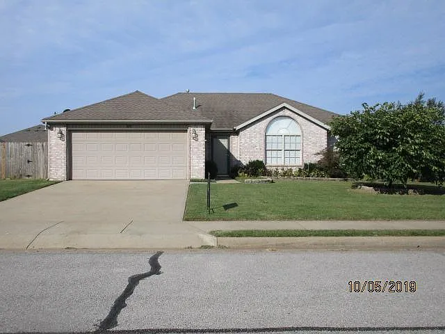 320 Willow Dr
