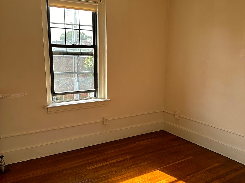 Building Photo 3