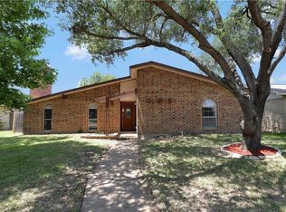 3117 Blue Bonnet Dr, Grand Prairie, TX 75052