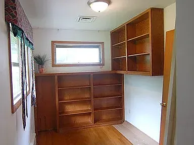 1903 S Vine St — Photo 16