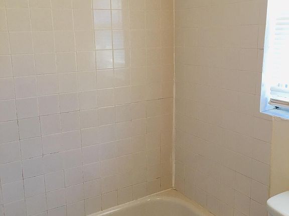 5th image of 600 S Segrave St APT 3