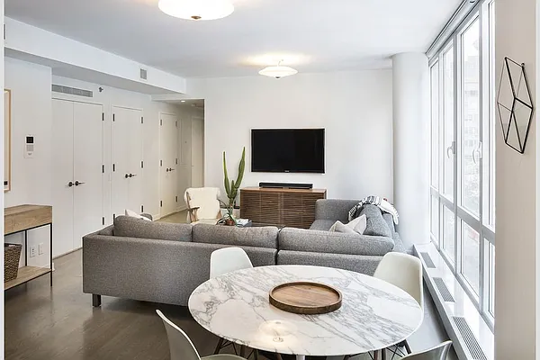 Sold by Stribling | media 3