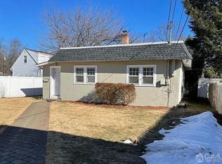 608 Beechwood Ave, Middlesex, NJ 08846