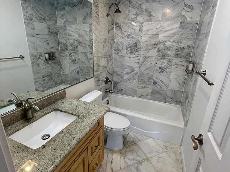 1504 Aurora Ave N #307 — Photo 10