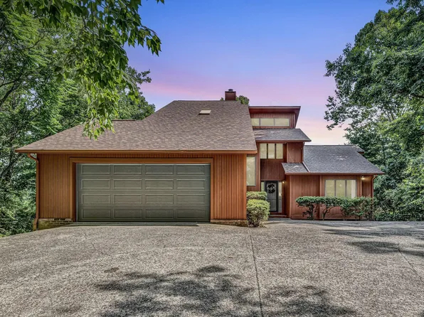 7102 Crown Rd, Roanoke, VA 24018