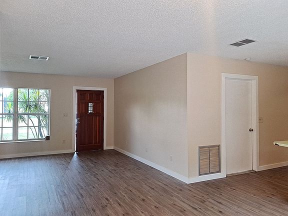 5th image of 1850 Enterprise Ave APT H