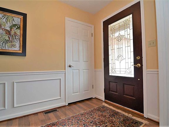 3rd image of 8149 Royalwood Ct